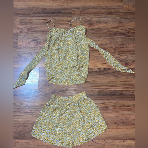 PAJAMAS - Picture 2 of 3